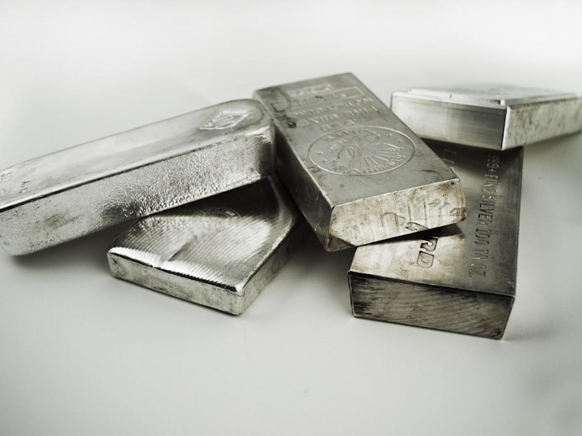 Золото и серебро обогнали по капитализации техногигантов