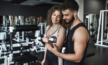 Женщины сталкиваются с осуждением и препятствиями в спортзалах