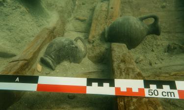 Сокровища Рима лежали у самого пляжа: дайверы нашли корабль, который море берегло две тысячи лет