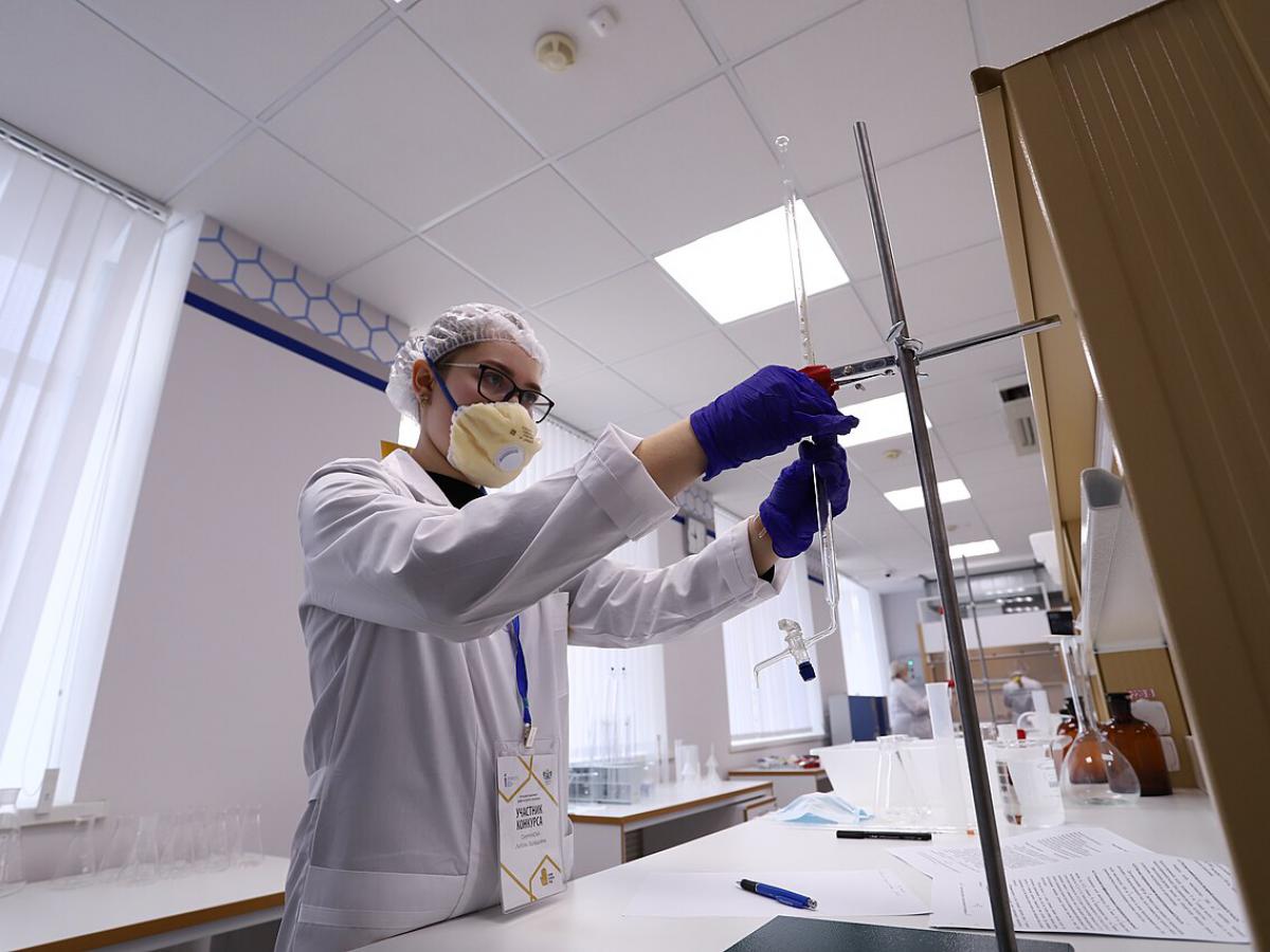 Утёчка умов? Учёные США покидают страну из-за сокращений — что происходит