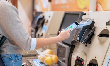 Из‑за сбоя касс покупателям в США разрешили уйти с полными тележками без оплаты