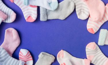 Носок без пары можно замочить в банке с глицерином для уборки пыли