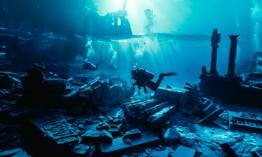 Под толщей воды — античность, под волнами — призраки городов: кто жил там, где теперь — глубина