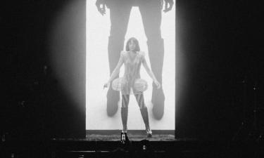 Наряд Кати IOWA на концерте в День защиты детей вызвал скандал