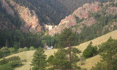 Симаррон-Каньон — маленький, но мощный: почему стоит посетить этот уникальный парк в Нью-Мексико