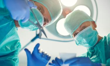 Пластический хирург Тимур Хайдаров провёл подтяжку лица своей жене