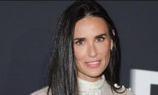 Деми Мур выглядит моложе дочери