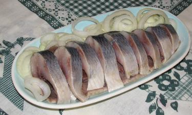 Цедра лимона и укроп усиливают вкус домашней сельди — кулинары