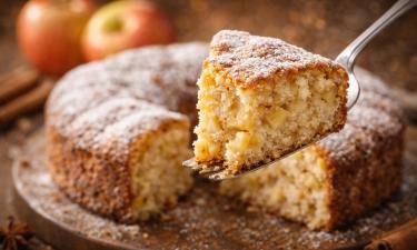 Яблочный кекс готовят на сметане с добавлением корицы