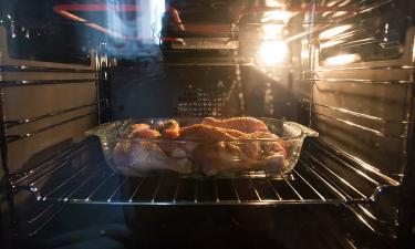 Натуральная паста для очистки духовки из трёх простых ингредиентов: как приготовить и использовать