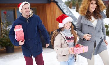 Рускеала стала популярной зимой из-за мраморного каньона — гиды