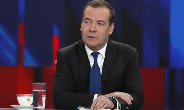 Медведев ответил на отказ норвежского судна спасать российских моряков с сухогруза фразой «это прощать нельзя»