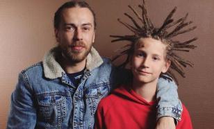 Отец Децла обиделся на внука