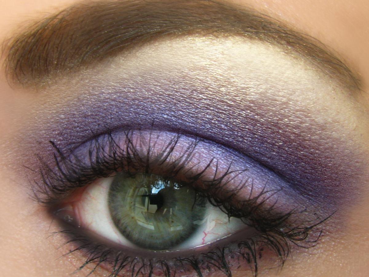 Безопасная и модная: что знали о косметике женщины железного века в Иране