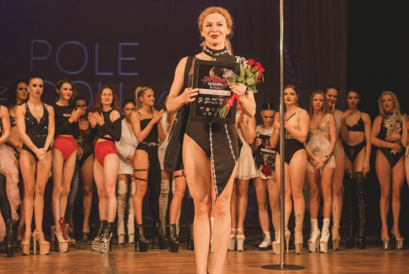 Ольга Кузьминова, исполнительница танцев на пилоне