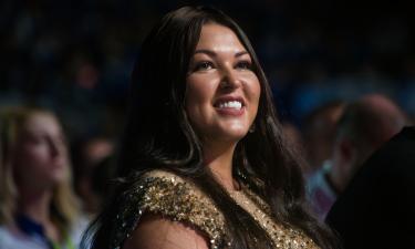 Ирина Дубцова появилась на светском мероприятии в компании Ивана Петренко