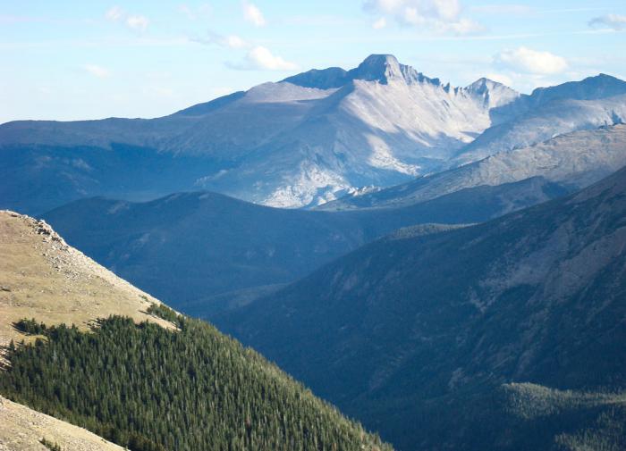 Новое исследование: горные породы выделяют столько же CO2, сколько и вулканы мира