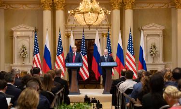 Трамп круто меняет курс в отношениях с Путиным. Он решил не рисковать