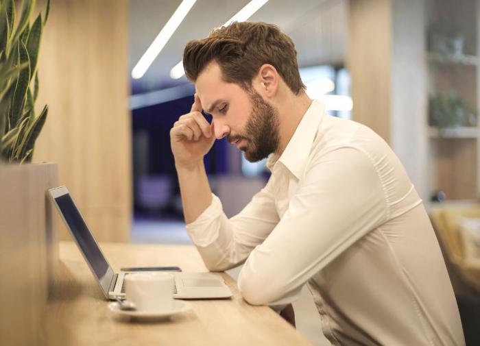 Социологи выявили, что мужчины сплетничают больше женщин