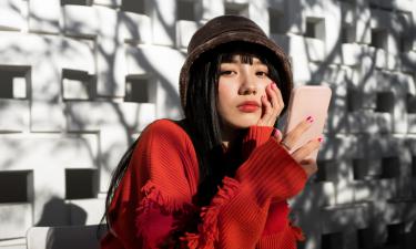 Пухлые губы без инъекций: секрет корейской техники макияжа