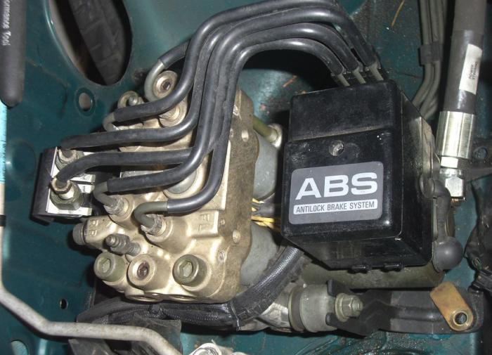 Россиян обязали установить систему ABS на автомобили с 1 декабря 2023 года