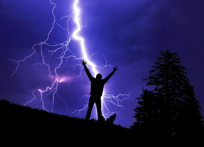 ЧП в парке Патриот: молния попала в людей, один погиб, трое получили травмы