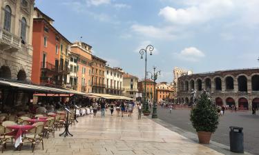 Итальянские каникулы: американская писательница назвала 5 мест, обязательных к посещению, и 2 города, куда больше ни ногой