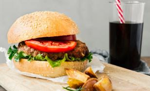 Почему американцы отказываются от McDonald's и Starbucks