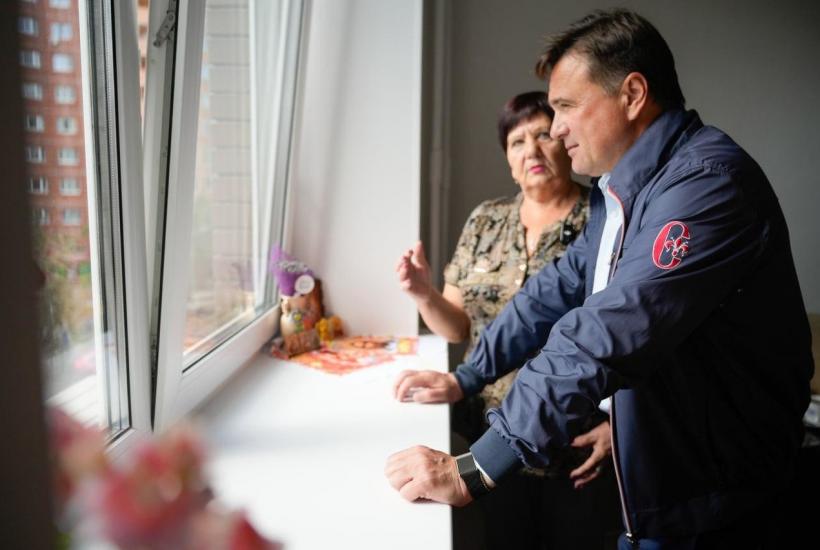 Губернатор Подмосковья поздравил жителей Лыткарина с переездом из ветхого жилья