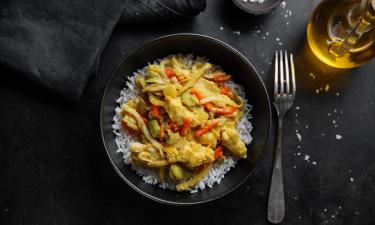 Подлива реже сворачивается при использовании жирной сметаны