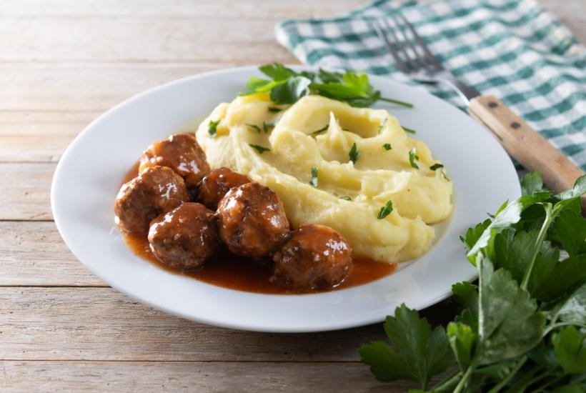 Пюре с подливой и мясом