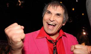 Алибасов хочет отсудить 100 млн руб. у "Ашана" и производителя "Крота"