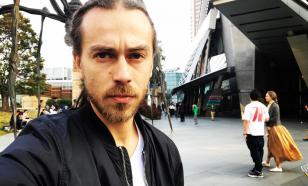 "Его интересуют только деньги": отец Децла рассказал о внуке