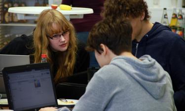 Стройка, IT, торговля: в каких сферах в ХМАО предлагают зарплаты выше 200 тысяч рублей