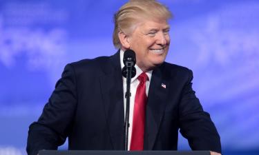 Пошлины США направлены против Ирана и Китая — политолог Бойков