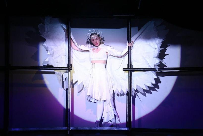 Сцена из спектакля Царь Салтан