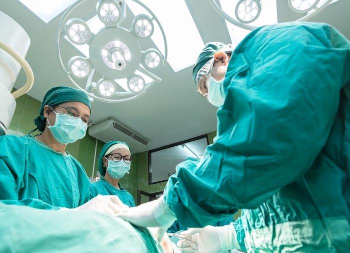 В Сеченовском университете провели уникальную операцию на аорте лапароскопическим методом