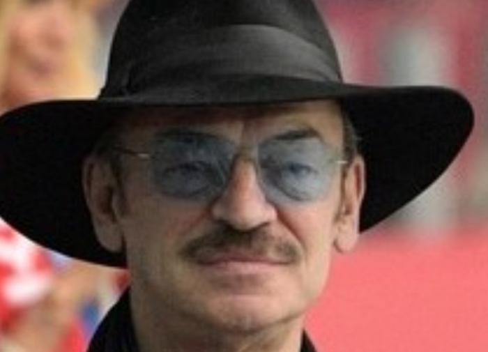 Сын Боярского рассказал, что врачи не дают отцу курить, а он сопротивляется Сын Боярского рассказал, что врачи не дают отцу курить, а он сопротивляется