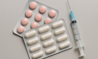 В лечебных курсах витамины нельзя сочетать с алкоголем – врач Удалов