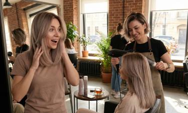 Мягкий фильтр для лица: эти оттенки для окрашивания волос стирают следы усталости и подсвечивает кожу изнутри