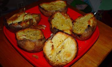 Майонез создаёт идеальный маринад для хрустящего запечённого картофеля