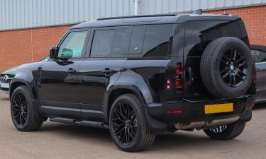 Land Rover представил Defender Octa с разгоном до 100 км/ч за 3,8 секунды — Popsci