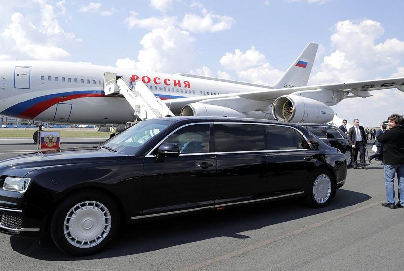 Владимир Путин прибыл в Финляндию. Это первый зарубежный визит главы Российского государства, где используется новый отечественный лимузин «Аурус» проекта «Кортеж»