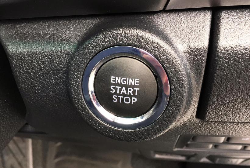 авто Toyota, кнопка Start-Stop авто Toyota, кнопка Start-Stop