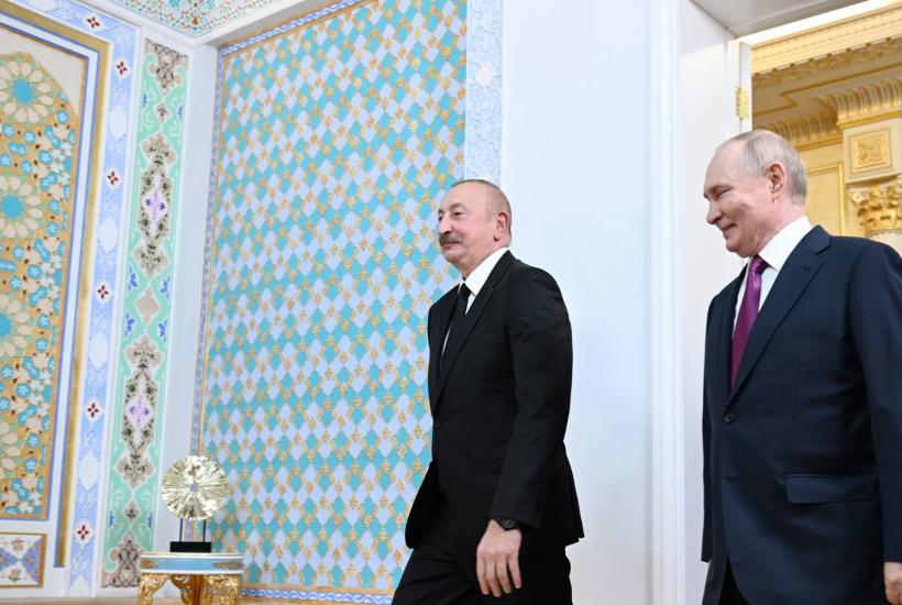 Объятия в Душанбе: как Путин победил Алиева в дипломатической игре