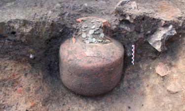 Под домом в Сеноне нашли более 40 000 римских монет — исследование Earth