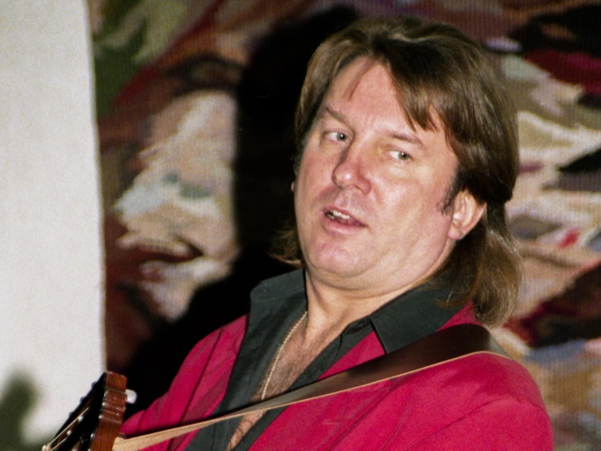 Юрий Лоза уверен: первую гитару нужно не учить, а лечить — и только потом играть