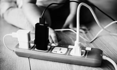 Эти устройства всегда следует отключать от сети во время грозы