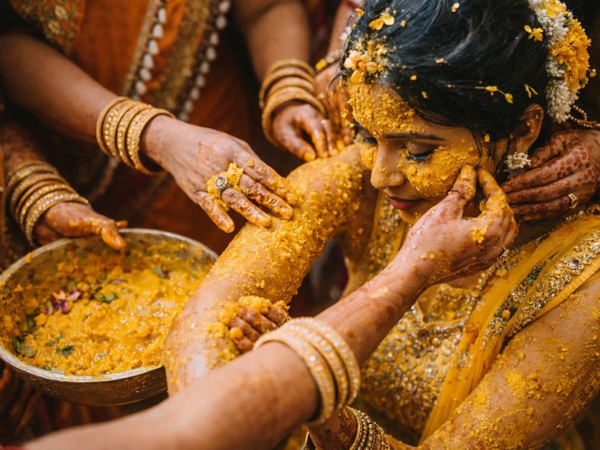 Куркуму используют как свадебный ритуал в общинах Индии