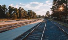 В обход Азербайджана: первый поезд из России прибыл в Иран по коридору Север — Юг